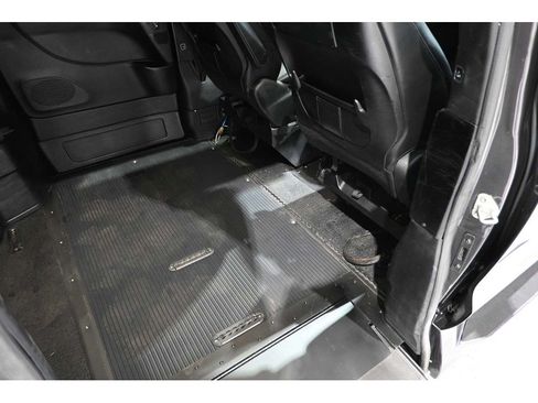 Used 2019 Chrysler Pacifica Touring-L Plus w/ Advanced Safetytec Group FWD image 19