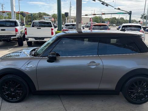 Used 2018 MINI Cooper S FWD image 8
