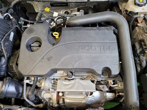 Used 2023 GMC Terrain SLE image 30