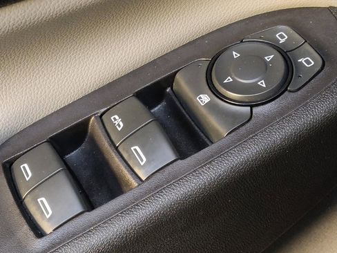 Used 2020 Chevrolet Equinox LT image 27