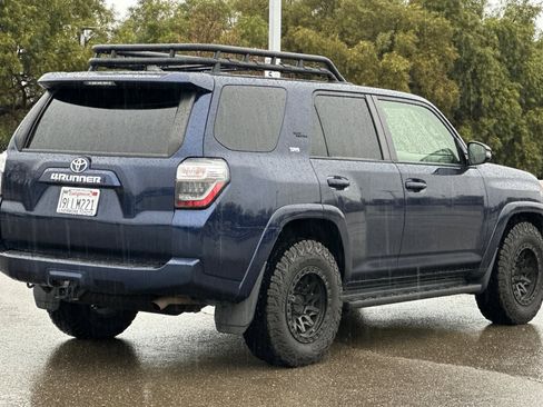 Used 2022 Toyota 4Runner SR5 Premium w/ Moonroof Package image 4