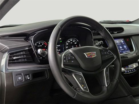 Certified 2022 Cadillac XT5 Luxury image 11