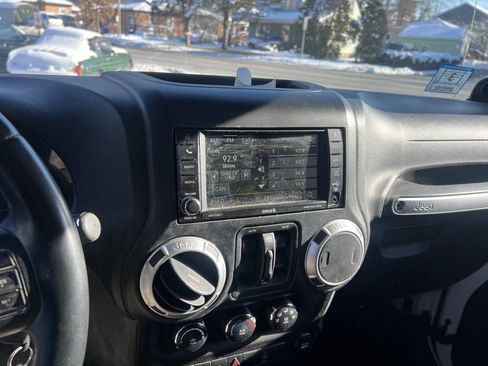 Used 2013 Jeep Wrangler Unlimited Sahara w/ Dual Top Group image 23