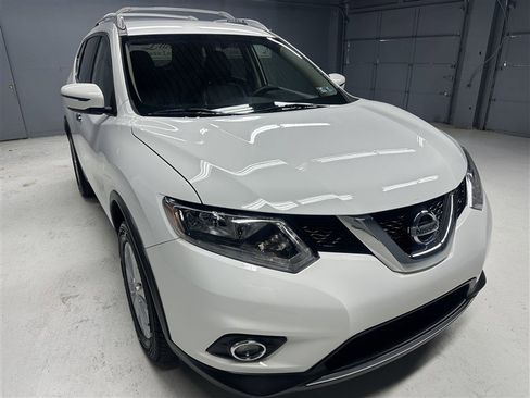 Used 2016 Nissan Rogue SV AWD/4WD image 9