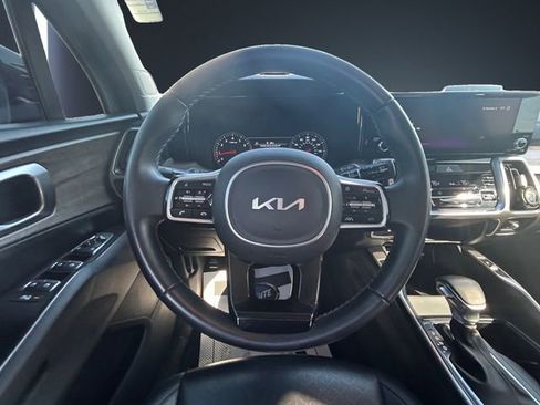Used 2022 Kia Sorento S AWD/4WD image 12
