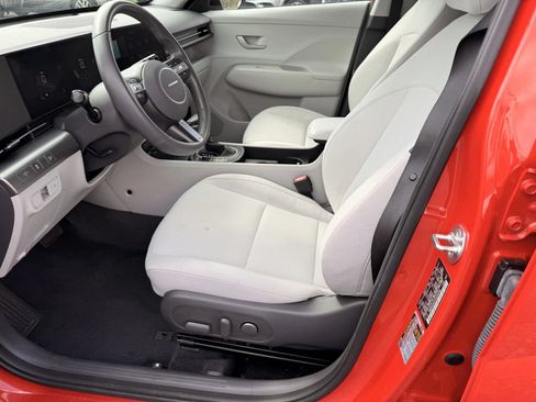 Used 2025 Hyundai Kona SEL AWD/4WD image 7