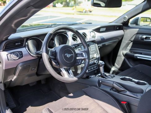 Used 2017 Ford Mustang GT image 22