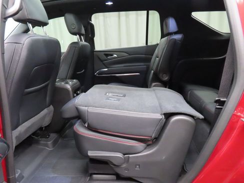 Used 2025 Chevrolet Traverse RS w/ LPO, Floor Liner Package AWD/4WD image 57