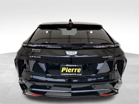 Used 2024 Cadillac Lyriq Sport image 3
