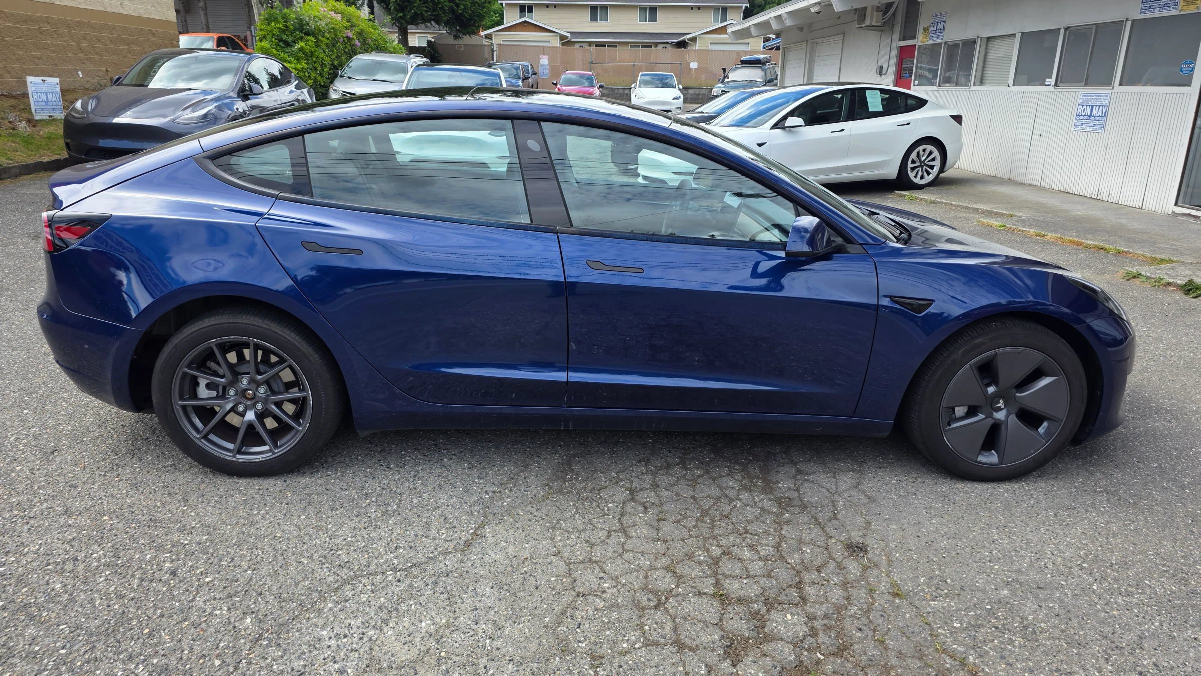 Used 2023 Tesla Model 3 Standard Range RWD image 4