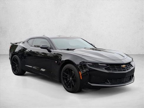 Used 2023 Chevrolet Camaro LT RWD image 3