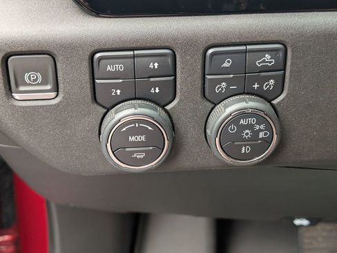 Used 2023 Chevrolet Silverado 1500 High Country w/ High Country Premium Package AWD/4WD image 20
