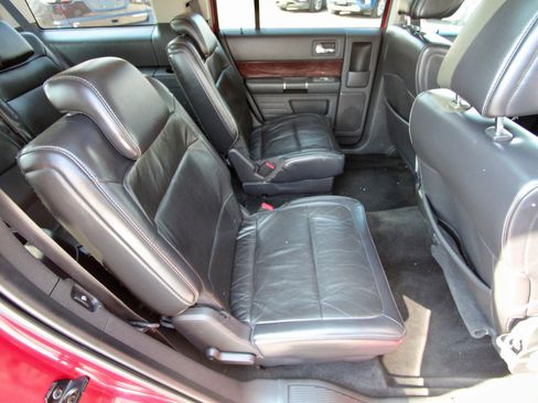 Used 2009 Ford Flex SEL image 17