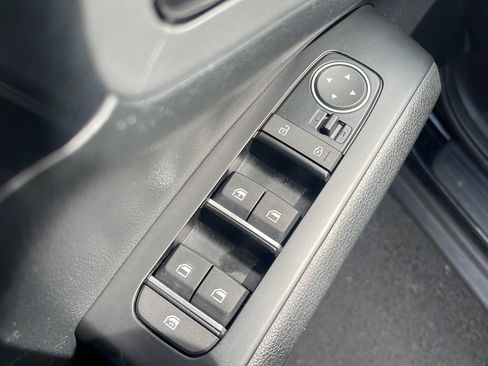 Used 2024 Kia Soul LX w/ Option Group 015 FWD image 21