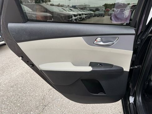 Certified 2022 Kia Forte LXS FWD image 8