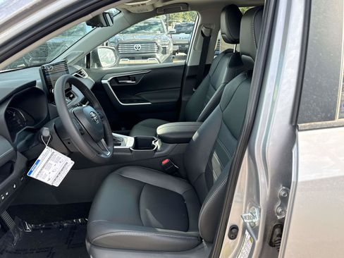 New 2025 Toyota RAV4 XLE Premium w/ Weather Package AWD/4WD image 8