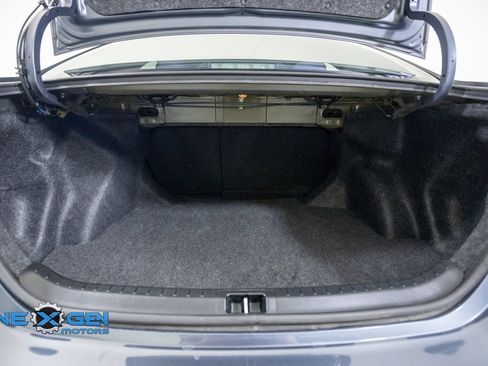 Used 2018 Toyota Corolla LE FWD image 31