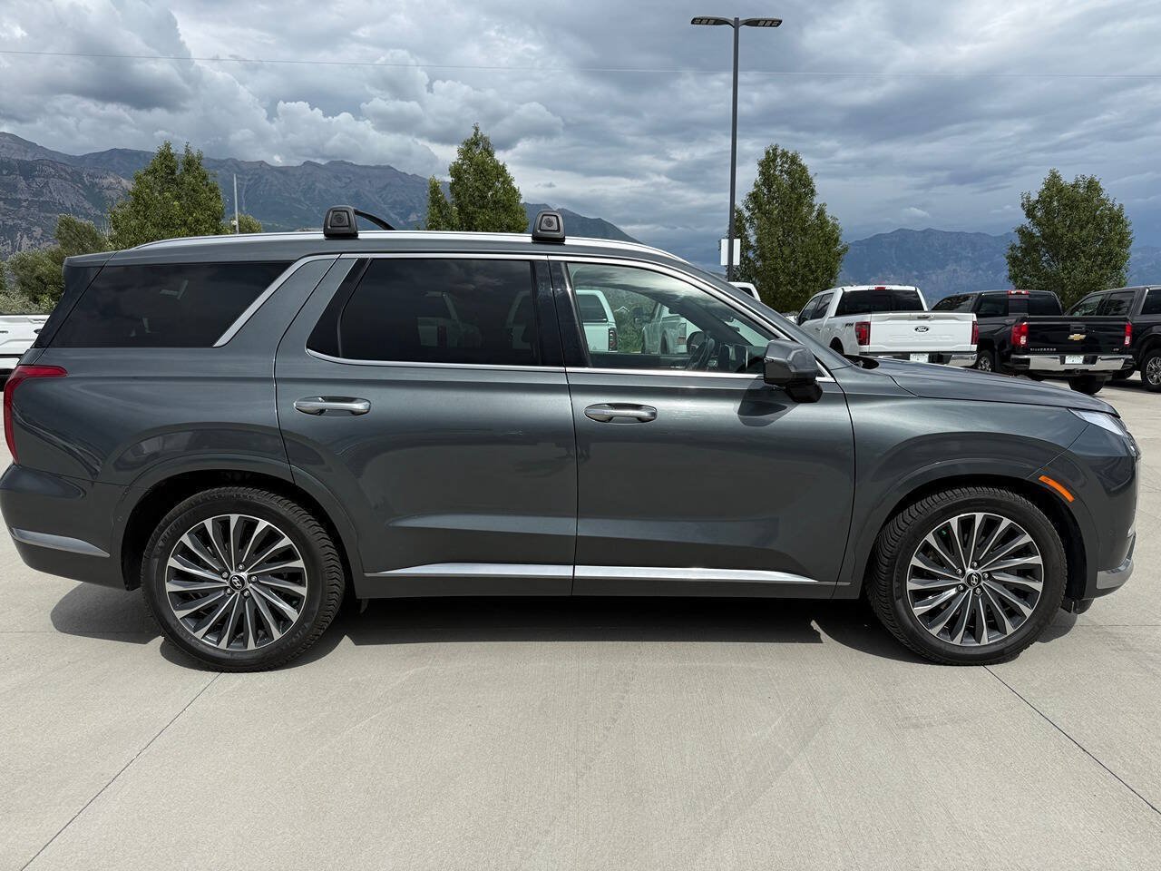 Used 2023 Hyundai Palisade Calligraphy AWD/4WD image 2
