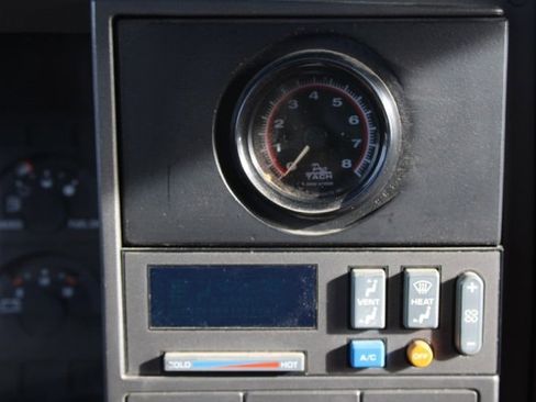 Used 1990 Chevrolet Silverado 1500 2WD Regular Cab image 19