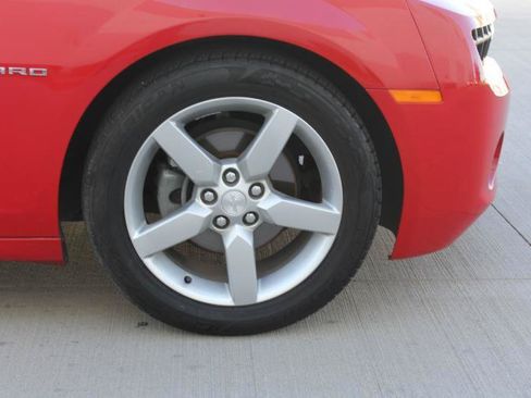 Used 2011 Chevrolet Camaro LT RWD image 34