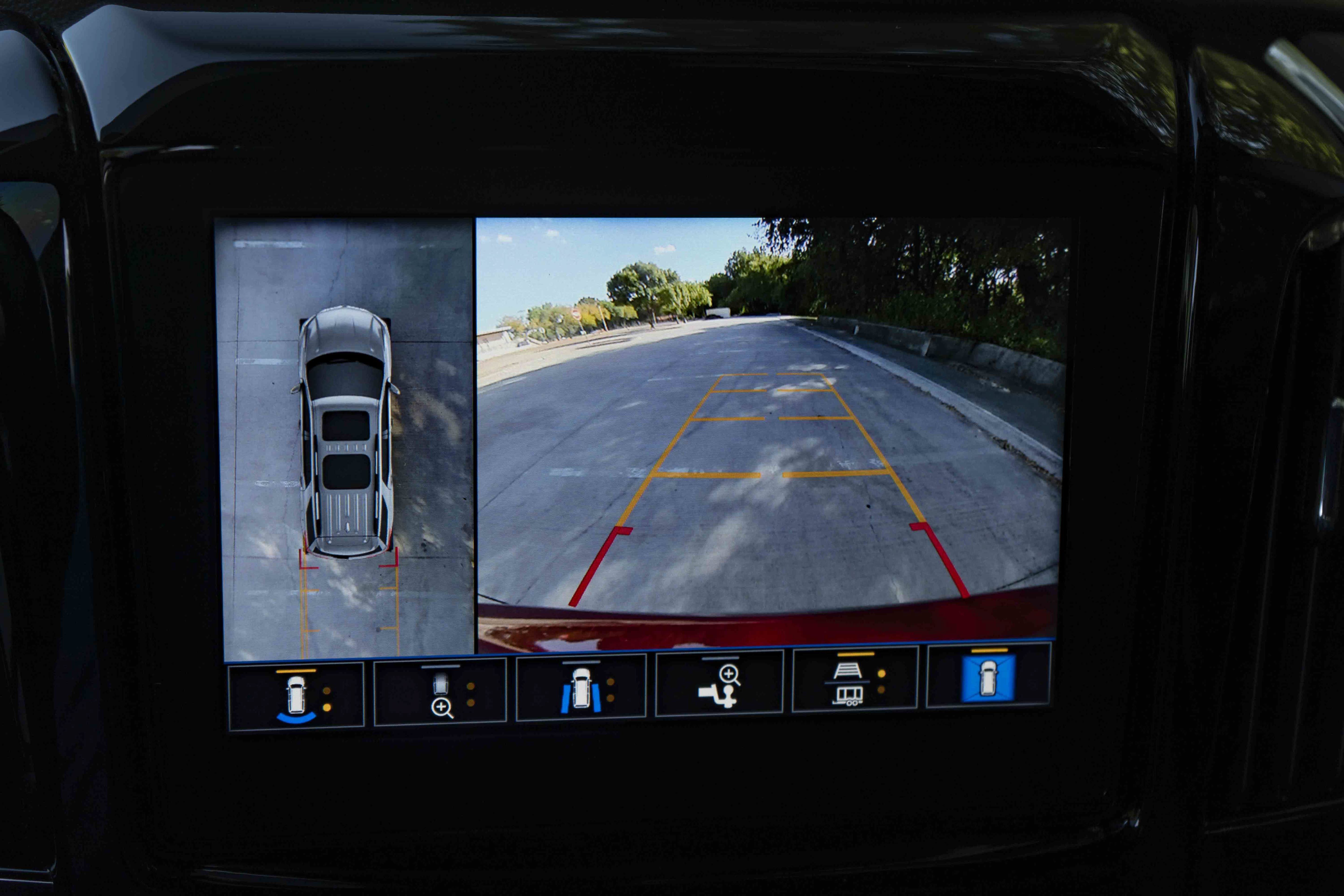 Used 2023 Chevrolet Traverse High Country w/ LPO, Floor Liner Package FWD image 32