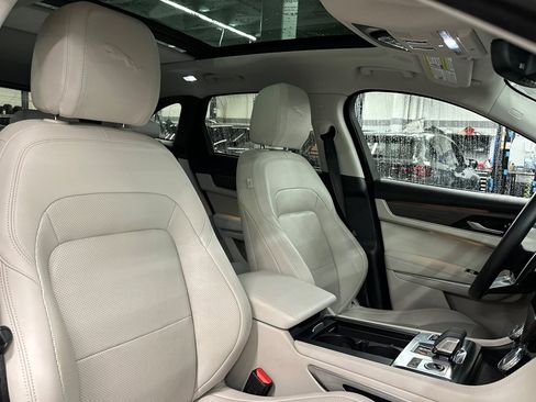 Used 2022 Jaguar F-PACE S image 31