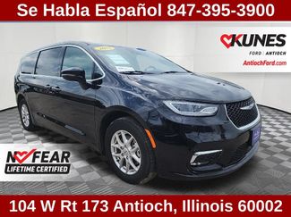 Used 2025 Chrysler Pacifica Select FWD video 1