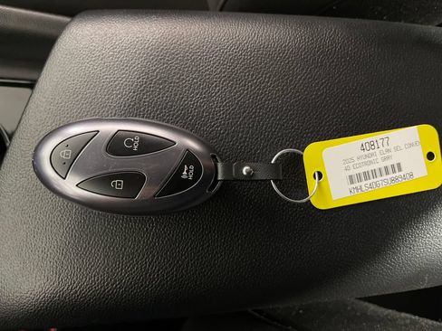 Certified 2025 Hyundai Elantra SEL FWD image 26