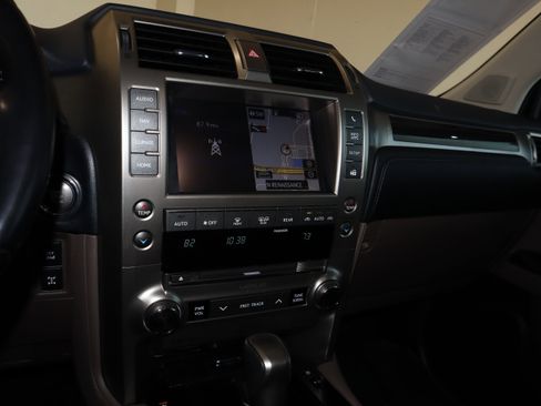 Used 2021 Lexus GX 460 Luxury w/ Sport Design Package image 26