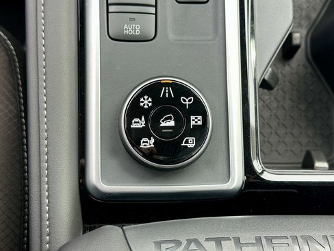New 2026 Nissan Pathfinder SL AWD/4WD image 21