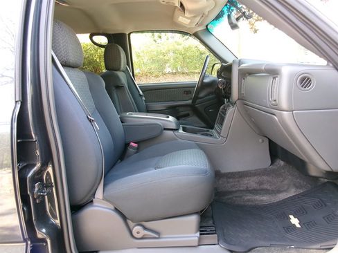 Used 2003 Chevrolet Avalanche 4x4 w/ Suspension Package, Off-Road image 17