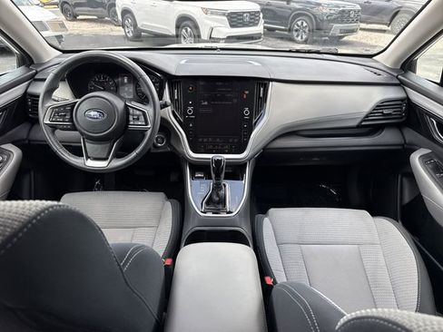 Used 2025 Subaru Outback Premium AWD/4WD image 19