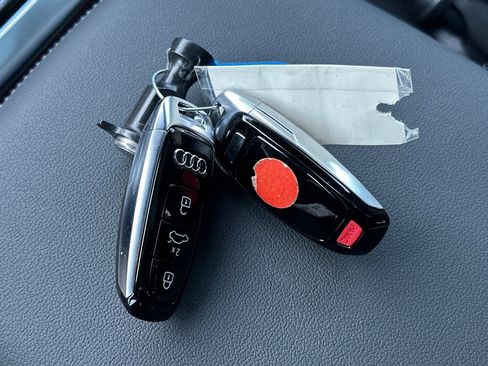 Used 2024 Audi Q8 Premium Plus w/ Premium Plus Package image 25