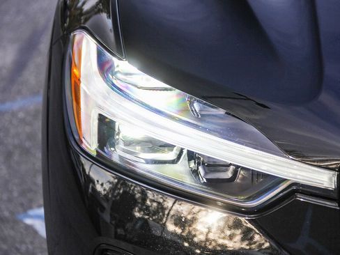 Used 2025 Volvo XC60 B5 Plus image 11