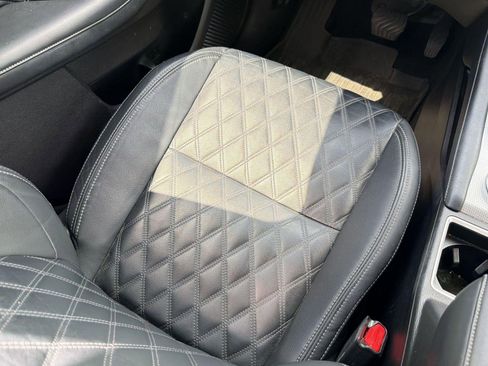 Used 2023 Mitsubishi Outlander SEL image 15