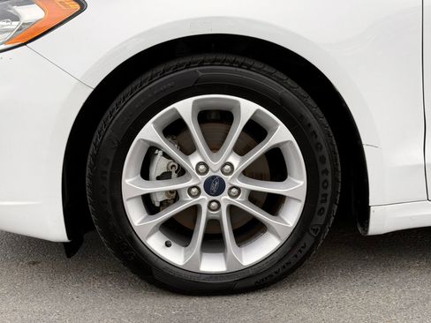 Used 2019 Ford Fusion SE FWD image 11