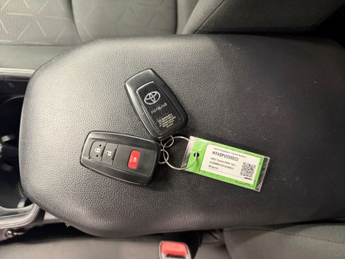 Used 2023 Toyota RAV4 XLE AWD/4WD image 10