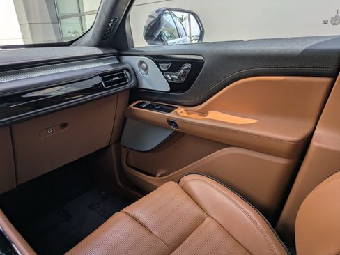 Certified 2024 Lincoln Aviator Black Label w/ Dynamic Handling Package AWD/4WD image 18