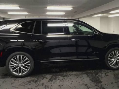 Certified 2025 Buick Enclave Avenir w/ Super Cruise Package FWD image 9