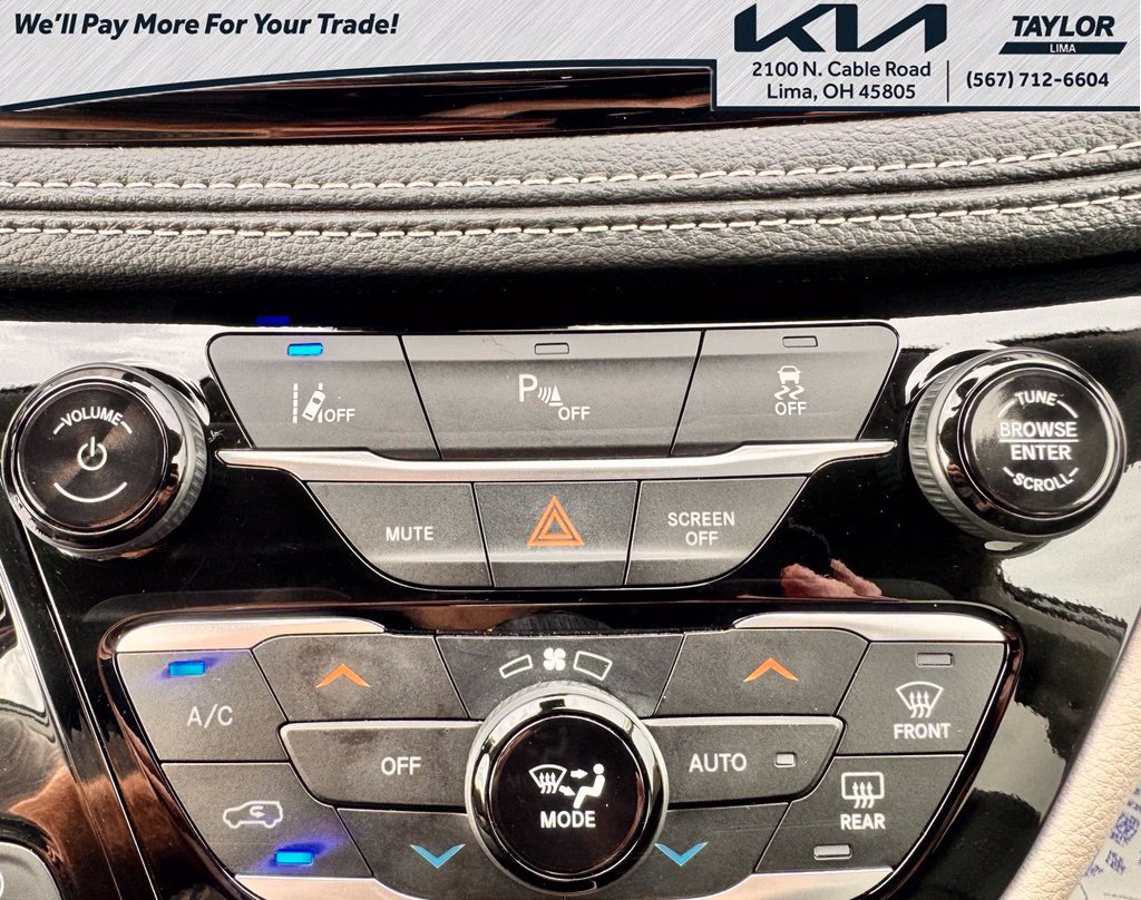 Used 2024 Chrysler Pacifica Limited FWD image 7