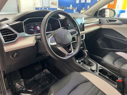 Used 2025 Volkswagen Taos SEL AWD/4WD image 19