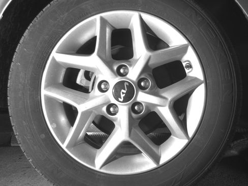 Used 2025 Kia Soul LX w/ LX Technology Package FWD image 15