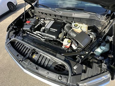 Used 2022 Chevrolet Silverado 1500 High Country w/ Technology Package image 36