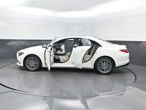 Used 2022 Mercedes-Benz CLA 250 image 43