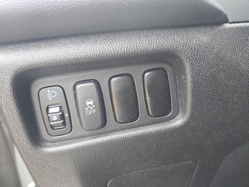 Used 2014 Mitsubishi Outlander Sport SE FWD image 27