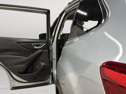 Used 2019 Subaru Forester Touring AWD/4WD image 35