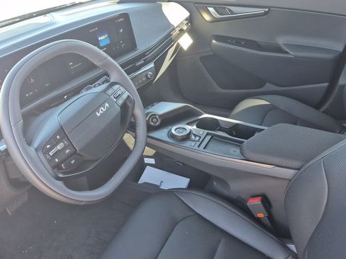 New 2025 Kia EV6 Wind image 10