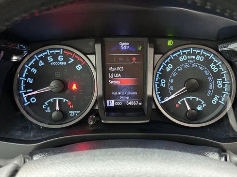 Used 2020 Toyota Tacoma TRD Sport image 23
