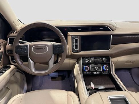 Used 2023 GMC Yukon XL Denali AWD/4WD image 22