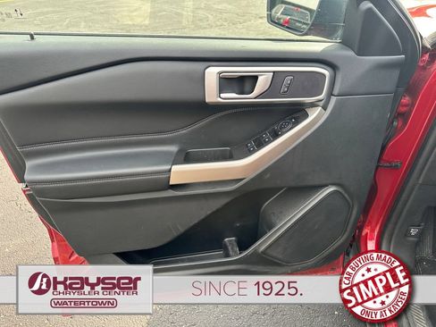 Used 2023 Ford Explorer XLT w/ Equipment Group 202A AWD/4WD image 8